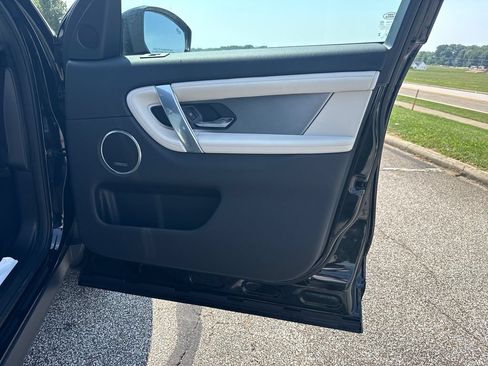 New 2026 Land Rover Discovery Sport Landmark AWD/4WD image 15