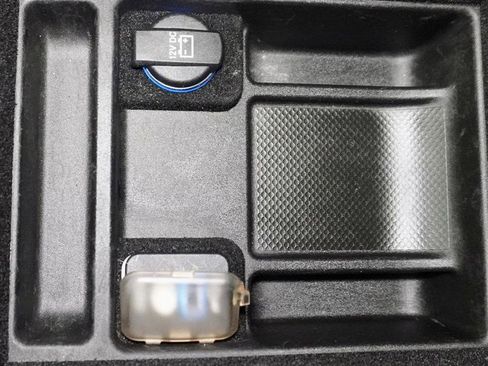 Used 2014 Chrysler 300 S image 26