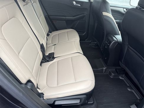 Used 2021 Ford Escape SEL w/ Class II Trailer Tow Package image 15