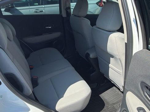 Used 2022 Honda HR-V LX image 6