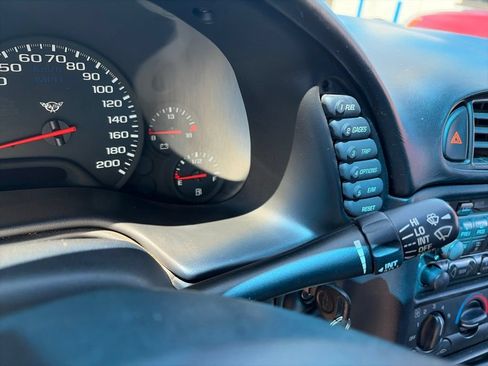 Used 1999 Chevrolet Corvette Coupe RWD image 17