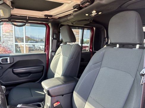 Used 2021 Jeep Gladiator Sport image 26