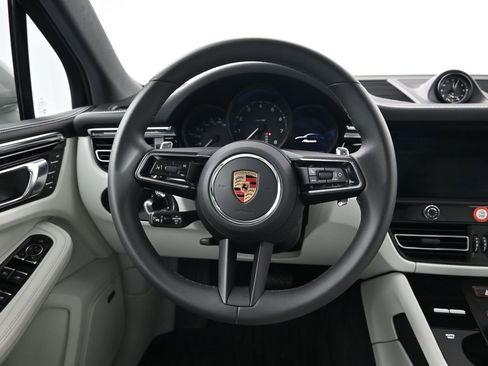 Used 2026 Porsche Macan image 13
