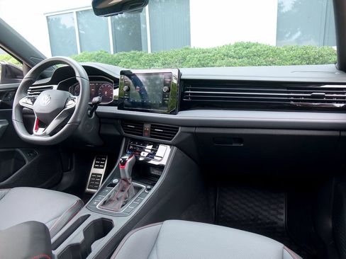 Used 2025 Volkswagen Jetta GLI Autobahn FWD image 7