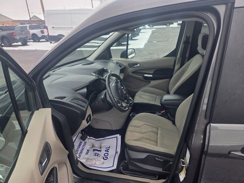 Used 2016 Ford Transit Connect XLT image 9