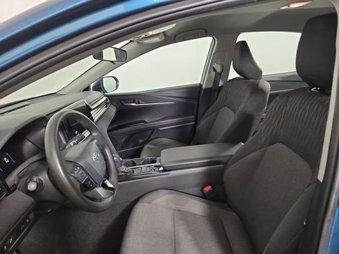 Used 2025 Toyota Camry LE image 12