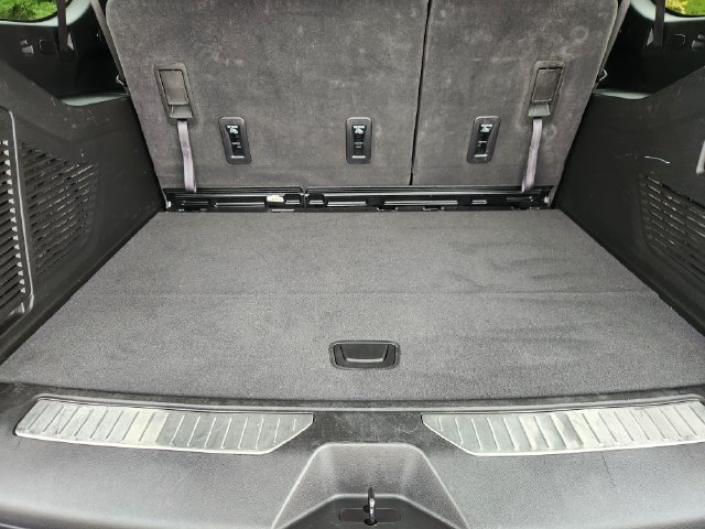 Used 2025 Chevrolet Suburban Z71 AWD/4WD image 34