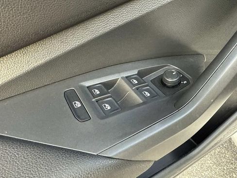 Used 2019 Volkswagen Jetta S image 22