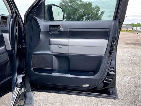 Used 2010 Toyota Tundra 2WD CrewMax image 28