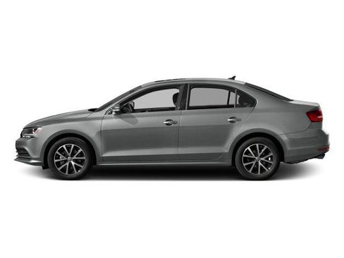 Used 2017 Volkswagen Jetta SE image 3