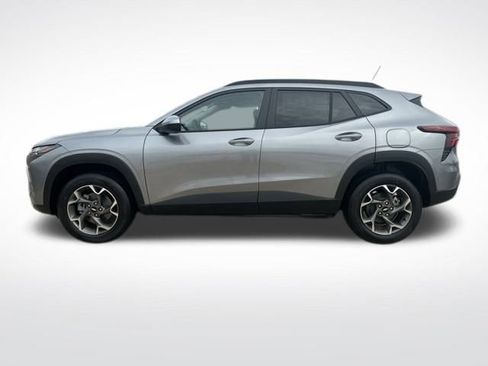 New 2026 Chevrolet Trax LT w/ LT Convenience Package image 2