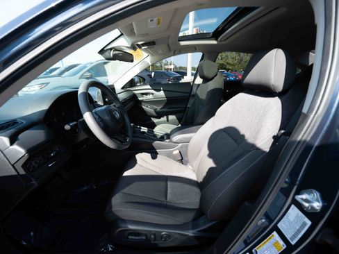 Used 2025 Honda Accord SE image 9