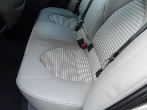 Used 2024 Toyota Camry SE FWD image 8