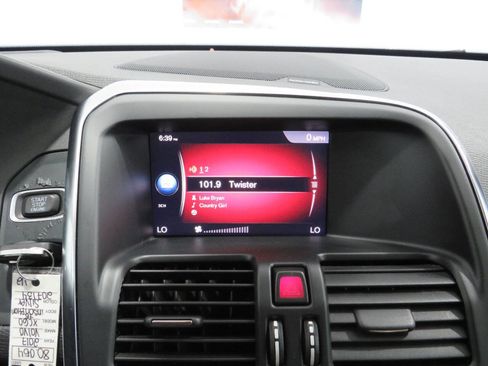Used 2017 Volvo XC60 T5 Inscription w/ Advanced Package FWD image 18