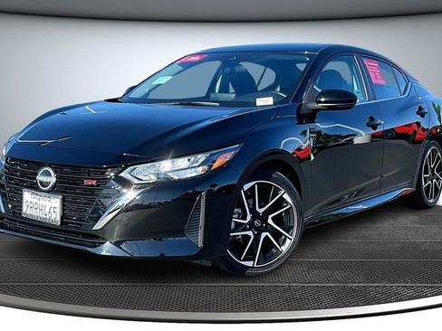 Certified 2025 Nissan Sentra SR w/ SR Premium Package image 3