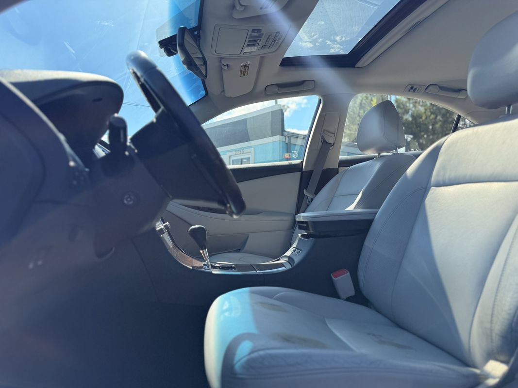 Used 2011 Lexus ES 350 w/ Preferred Accessory Package FWD image 16