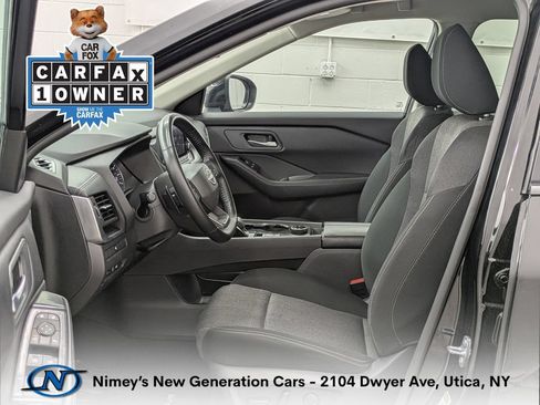 Used 2025 Nissan Rogue SV AWD/4WD image 3