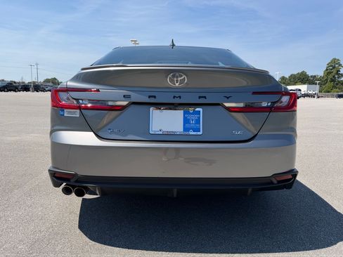 Used 2025 Toyota Camry SE FWD image 10