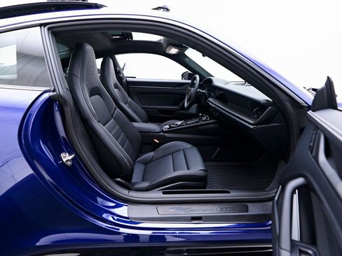 Used 2026 Porsche 911 Carrera GTS image 36