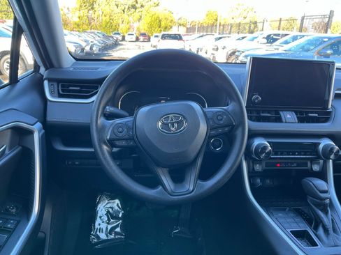 Used 2025 Toyota RAV4 XLE image 34