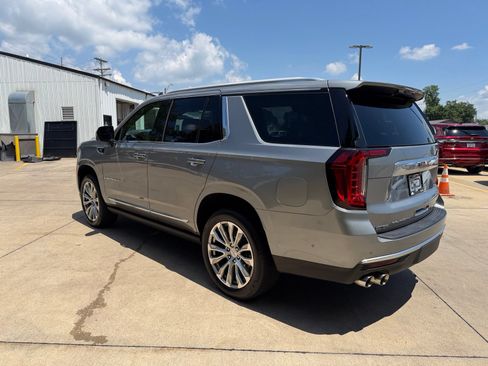 Used 2023 GMC Yukon Denali w/ Denali Reserve Package AWD/4WD image 9