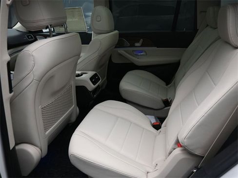 New 2026 Mercedes-Benz GLS 450 4MATIC image 23
