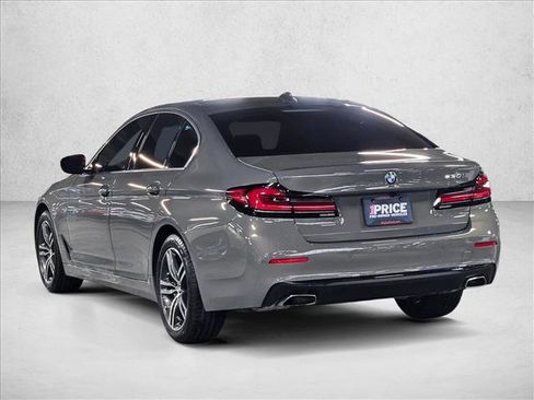 Used 2022 BMW 530i w/ Luxury Seating Package RWD image 8