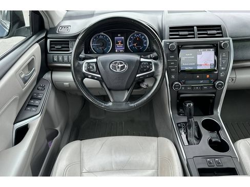 Used 2015 Toyota Camry XLE w/ Advanced Technology Package FWD image 16