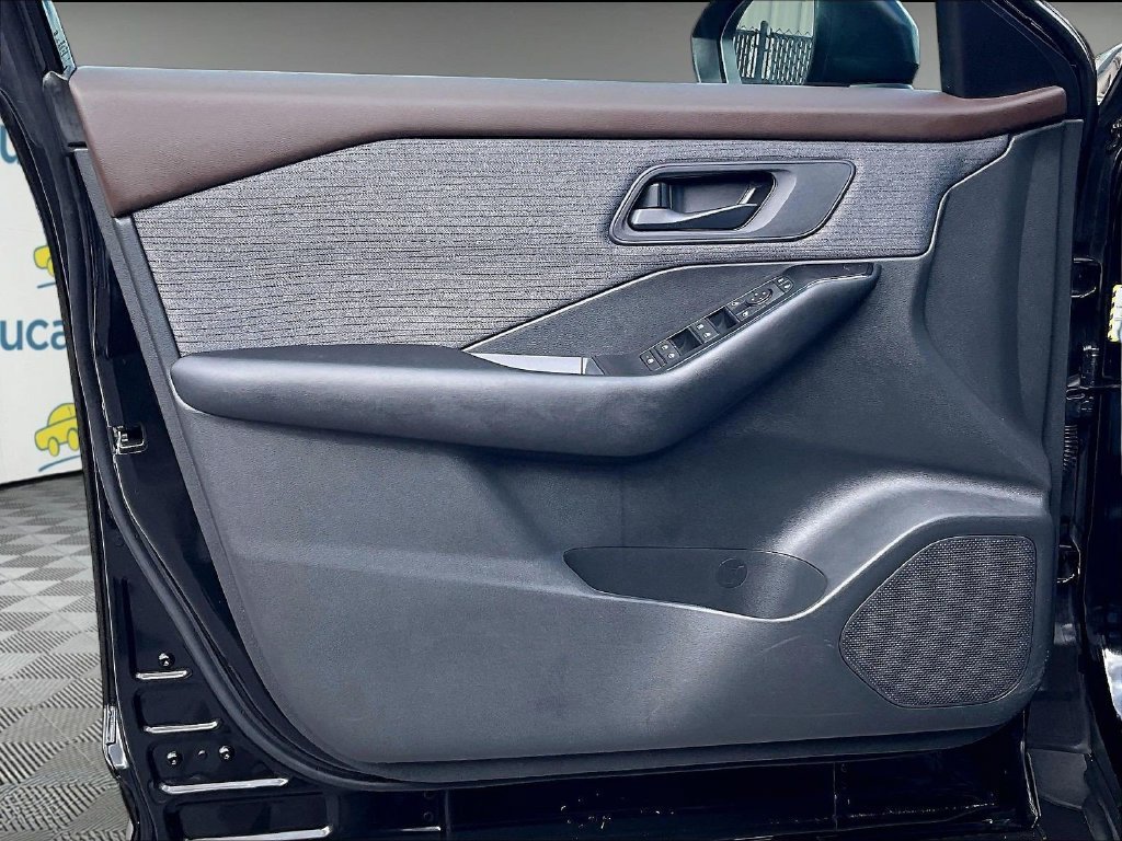 Certified 2023 Nissan Rogue S AWD/4WD image 9