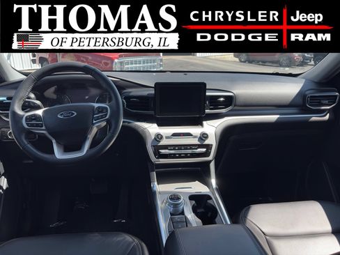 Used 2022 Ford Explorer XLT w/ Equipment Group 202A AWD/4WD image 17