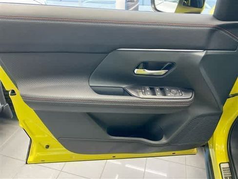 New 2025 Nissan Kicks SR image 14