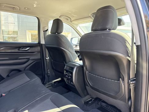 Used 2023 Jeep Grand Cherokee Laredo w/ Luxury Tech Group I image 16