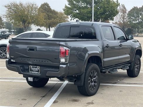 Used 2023 Toyota Tacoma Limited image 4