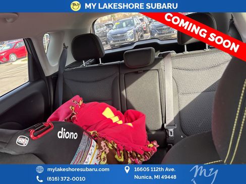 Used 2016 Kia Soul + image 12