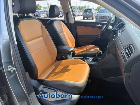 Used 2018 Volkswagen Tiguan SEL AWD/4WD image 27
