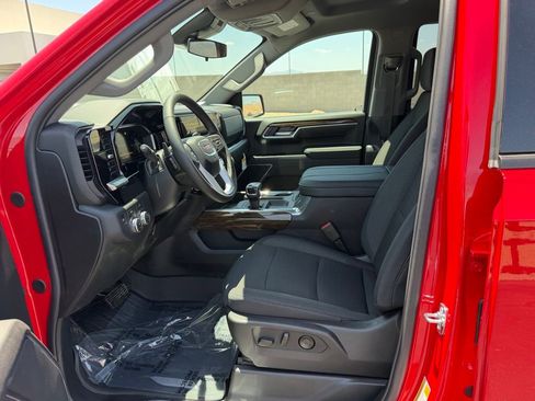 New 2026 GMC Sierra 1500 Elevation w/ LPO, Elevation Black Package AWD/4WD image 11