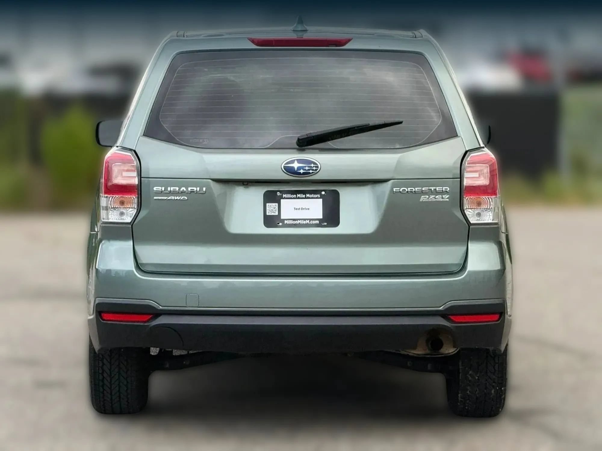 Used 2017 Subaru Forester 2.5i AWD/4WD image 4
