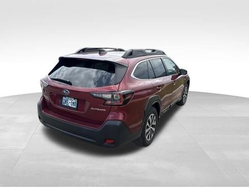 Used 2025 Subaru Outback Premium AWD/4WD image 3