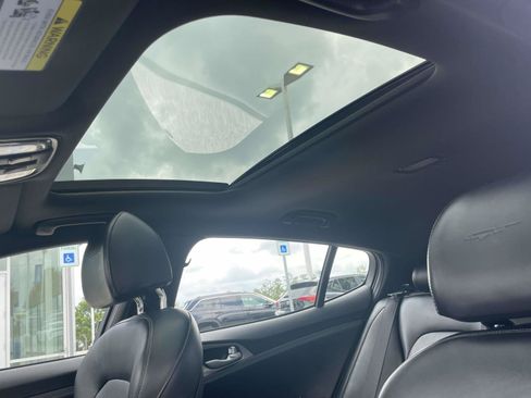 Used 2020 Kia Stinger GT2 RWD image 16