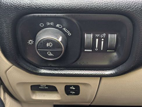 Used 2019 RAM 1500 Big Horn AWD/4WD image 29