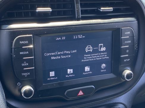 Used 2020 Kia Soul LX FWD image 6