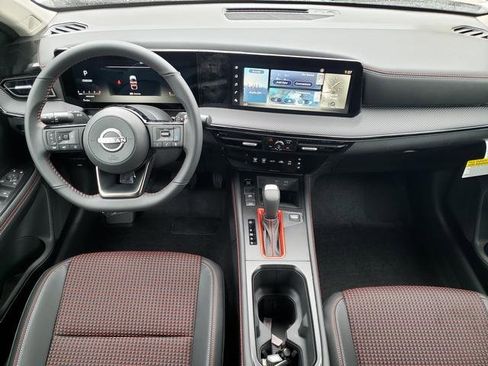New 2025 Nissan Kicks SR image 19