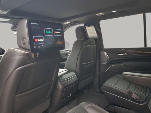 Certified 2023 Cadillac Escalade Sport Platinum w/ LPO, ONYX Package image 18