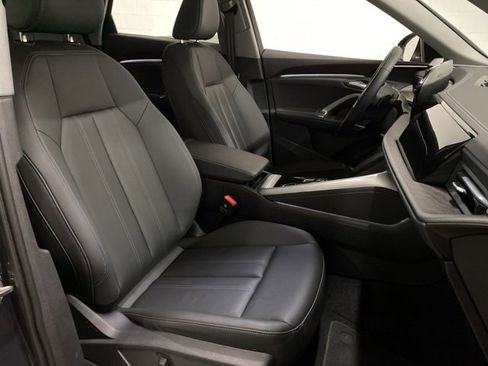 Used 2025 Audi Q5 Premium w/ Convenience Package image 81