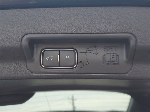 Used 2021 Ford Explorer Platinum w/ Equipment Group 601A image 9