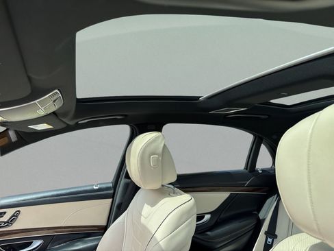 Used 2017 Mercedes-Benz S 550 Sedan image 18