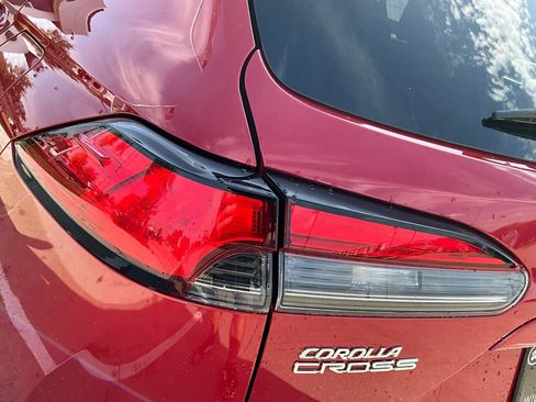 Used 2024 Toyota Corolla Cross XLE FWD image 26