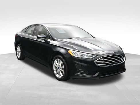 Used 2020 Ford Fusion SE FWD image 7