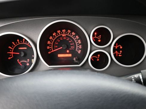 Used 2011 Toyota Tundra 4x4 CrewMax image 23