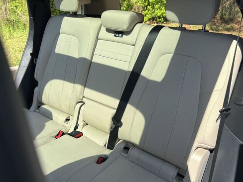 Used 2023 Mercedes-Benz GLB 250 image 21